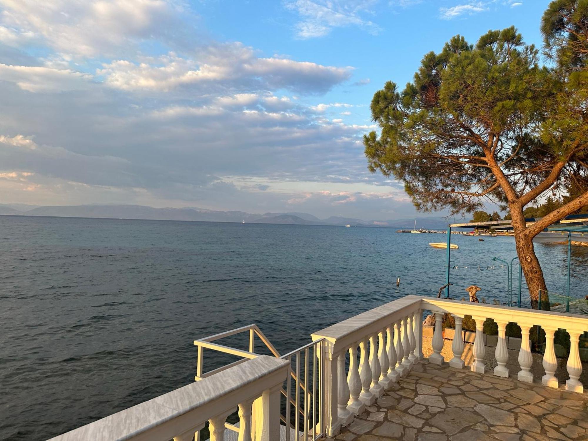 Blue Horizon Villa Mpoukaris Exteriör bild